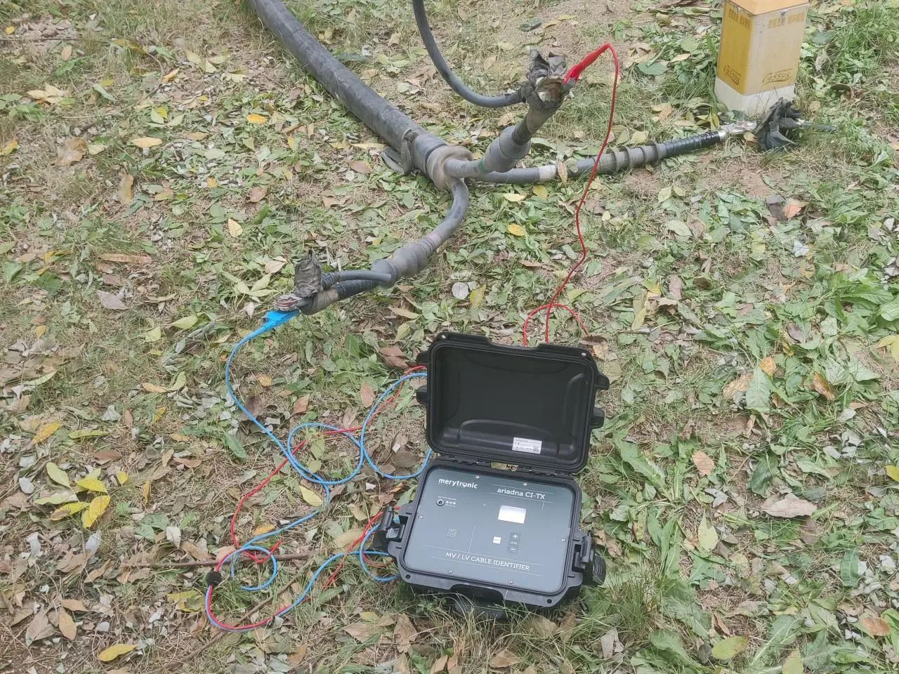 Ariadna CI電纜帶電識別儀 Ariadna CI電纜帶電識別儀