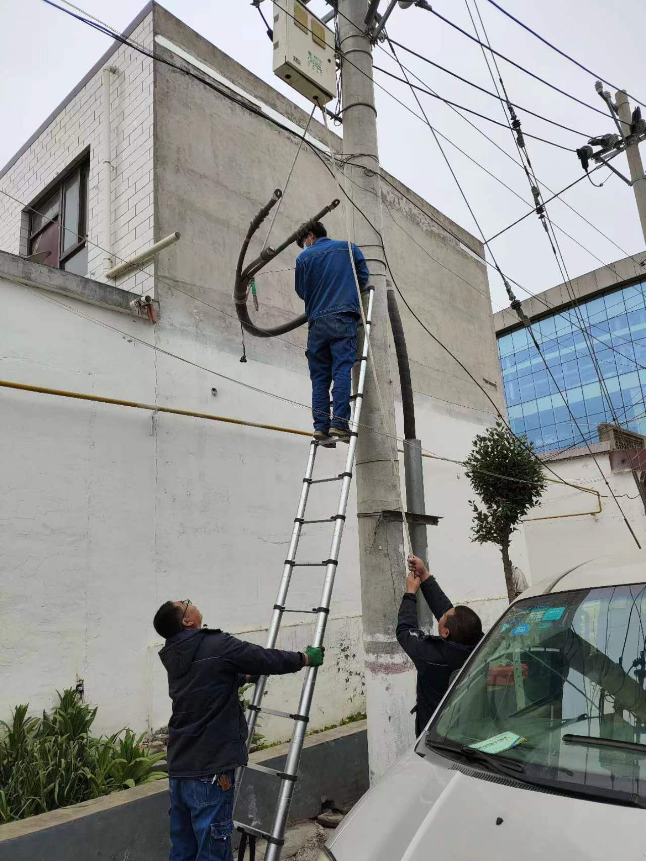 <a href='http://www.ai1718.com/Ppzq/ersted.html'>电缆故障定位仪</a>